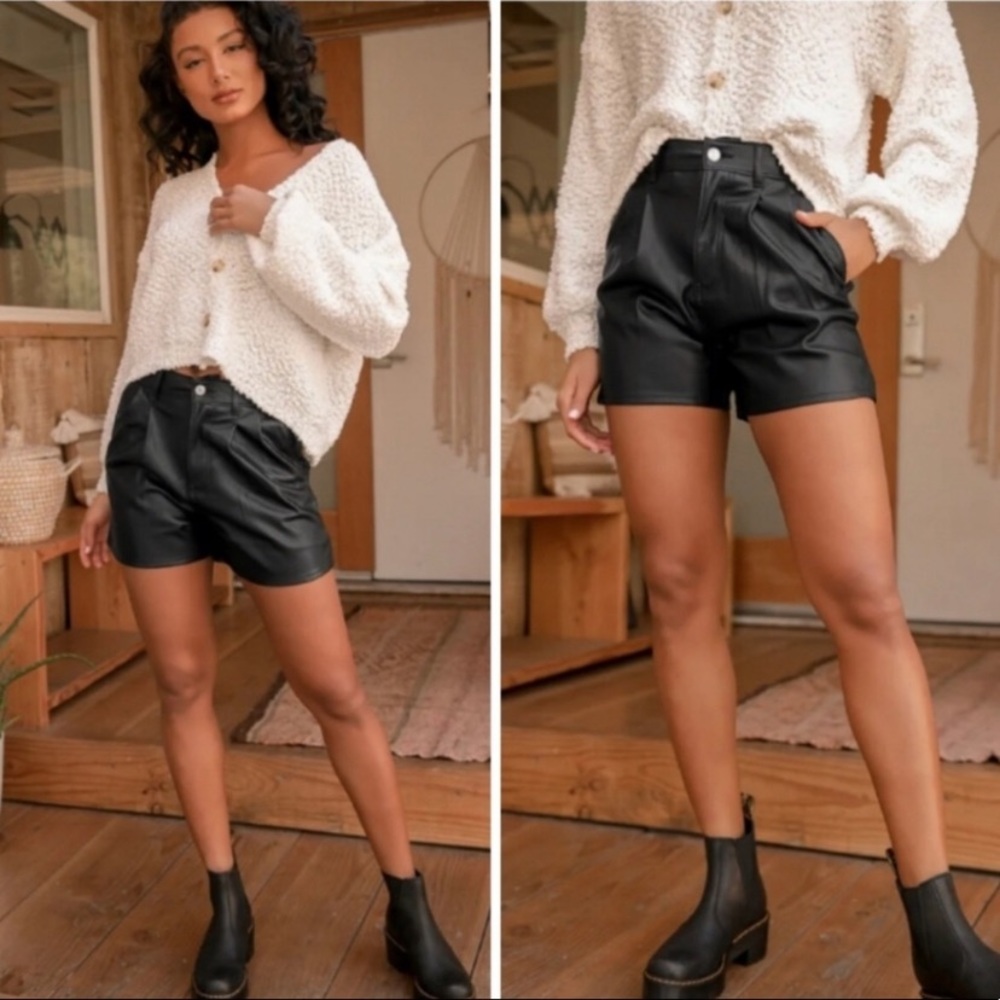 Levi’s high rise premium faux leather black shorts NWT
